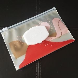 FREE⁉️ Wipe Pouch - See description